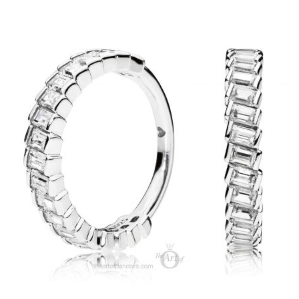 NIB - Pandora Glacial Beauty Sterling Silver Ring